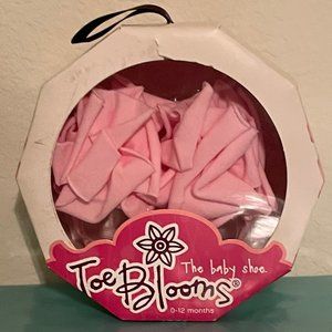 Baby Shoes Toe Blooms Baby Barefoot Sandles in Pink 0-9 Months